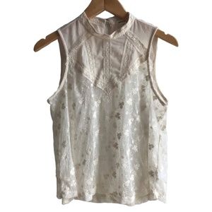 Monteau lace side medium top